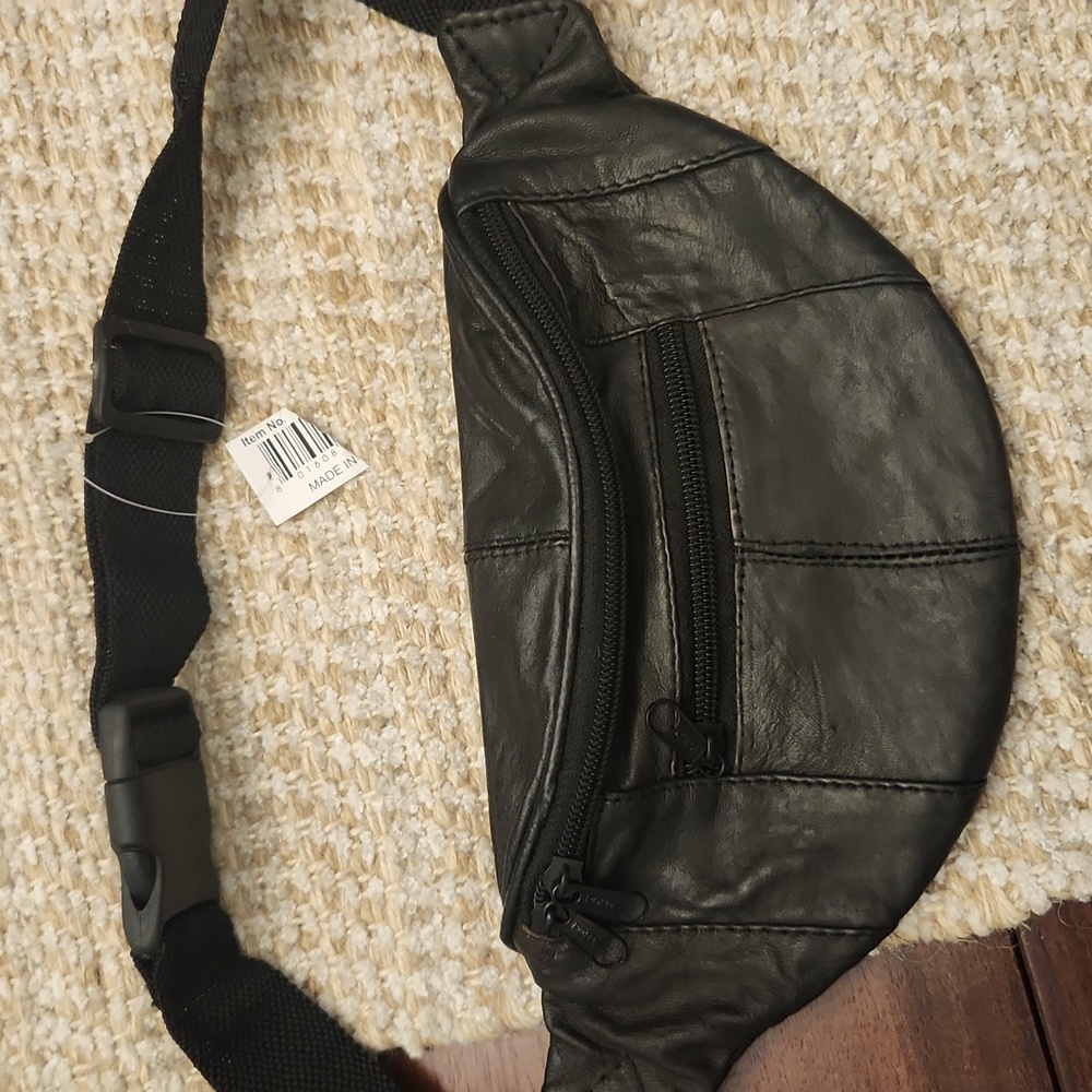 4/$10 Black faux leather fanny pack - Picture 4 of 4